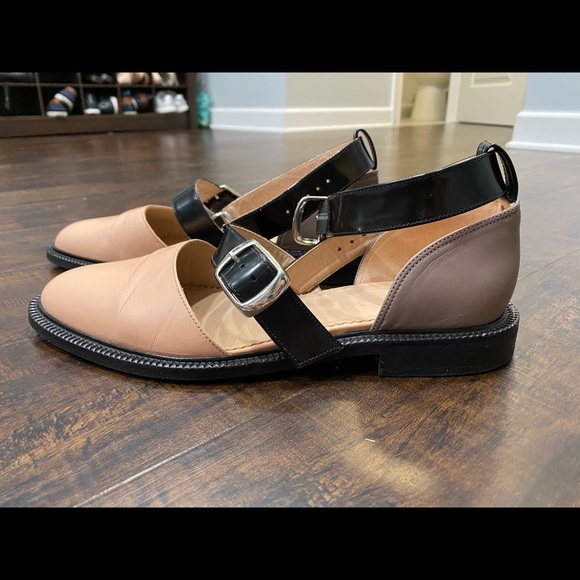 Shoes - Inch2 Closed Toe Nude Sandal - Size 10 (41)